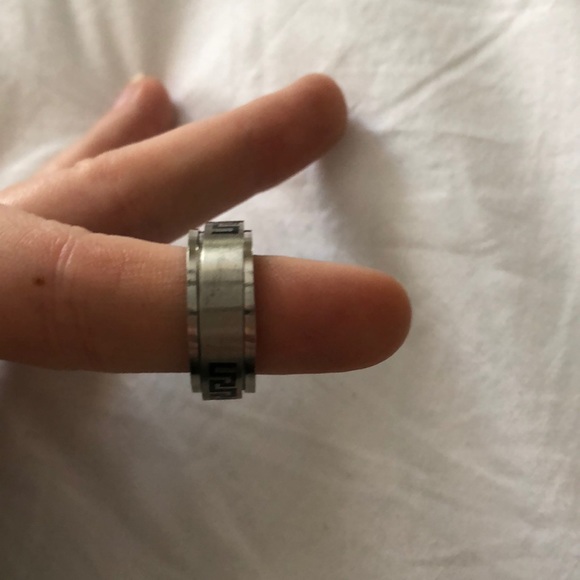 Stainless Steal Fidget Spinner Ring - Picture 3 of 4